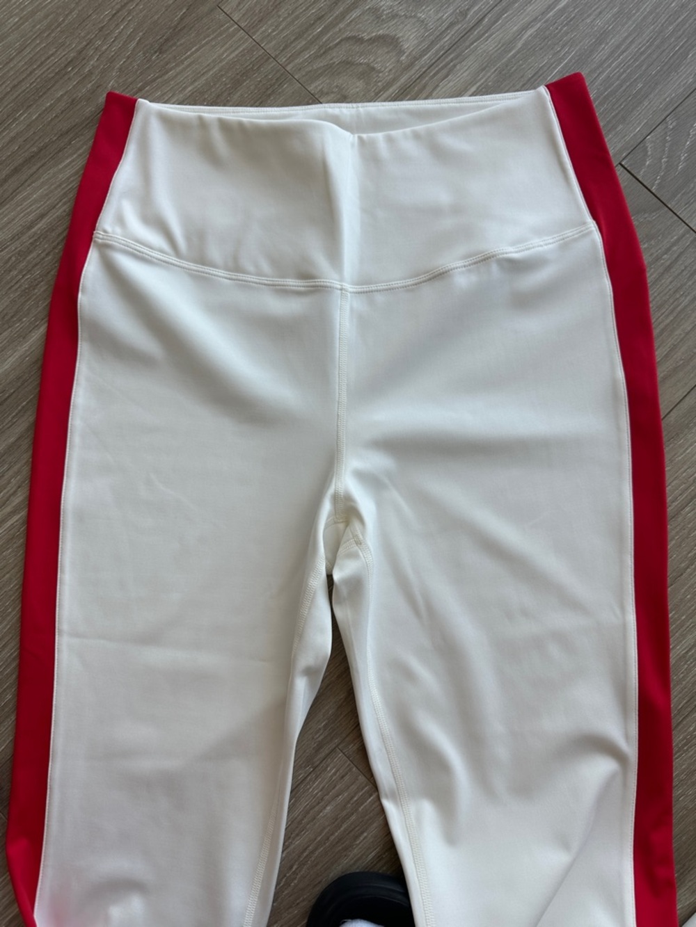 Wilson White and Red Athletic Top - Picture 16 of 16